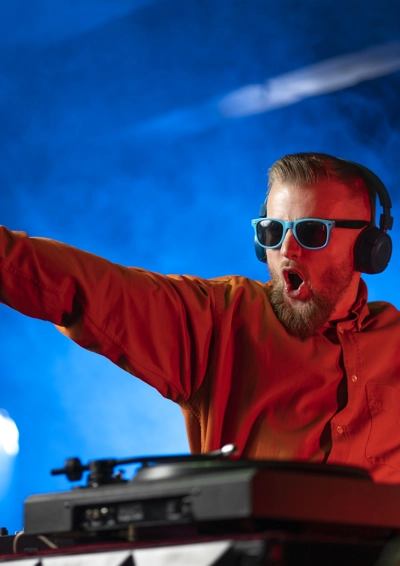 DJ